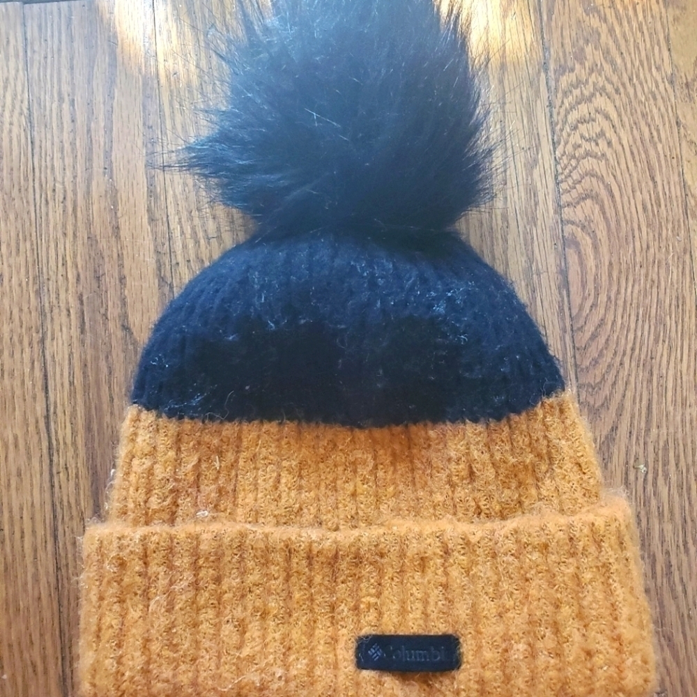 Columbia beanie